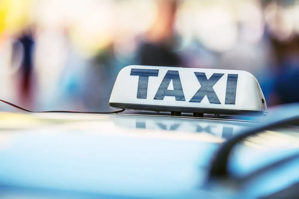 Taxi près de Tinténiac 